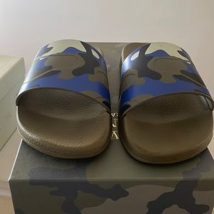 Valentino slides size 7 mens